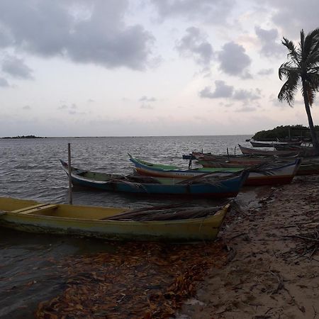 Chale Perto Da Praia Com Duas Suites E Varandao Pacatuba  Buitenkant foto